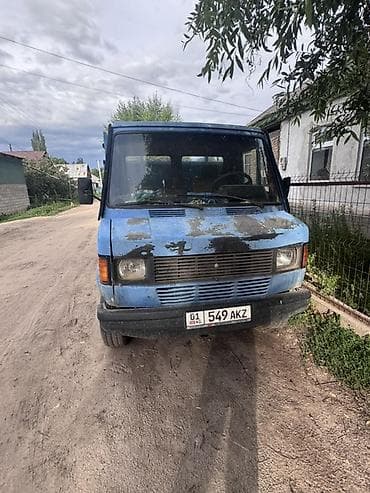 грузовой авто: Грузовой бортовой фургон (пикап) с высоким металлическим кузовом - — 3
