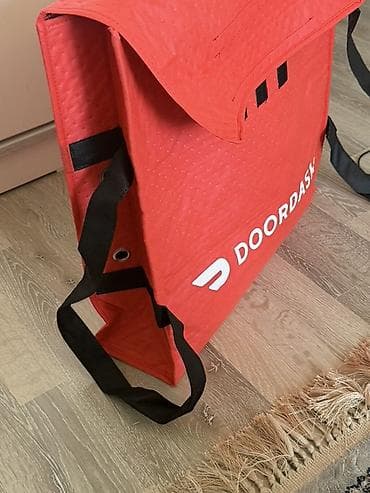Аксессуарлар: Сумка-рюкзак термо для доставки еды DoorDash, красная. - Формат — 3