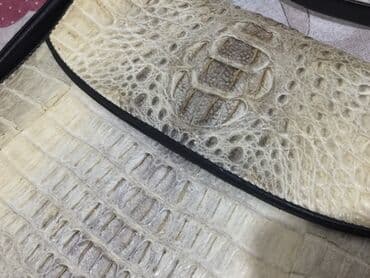 Киреге берилүүчү кийимдер: Продаю настоящую сумочку из крокодиловой кожи. Маленькая, компактная — 2