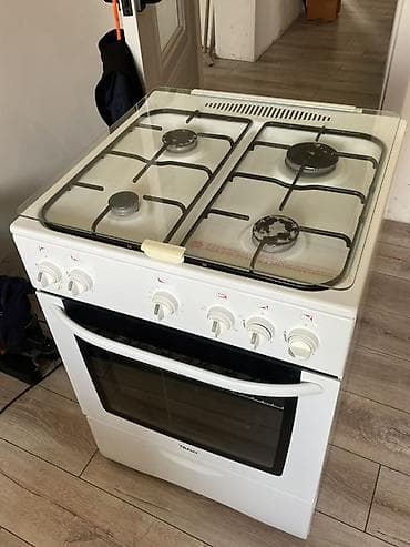 Оборудование для производства: Газовая плита Teba с духовкой - 4 конфорки: 1 большая, 2 средние, 1 — 2