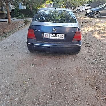 Volkswagen Bora: 2001 г., 1.6 л, Механика, Бензин, Седан — 2
