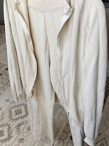 nike tech: Бежевый спортивный костюм из мягкого велюра/трикотажа. Комплект — 1