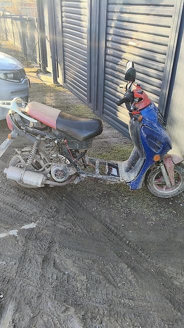 мотор мопеда: Скутер 50 см³ (2Т), карбюраторный.срочно продаю на ходу бегает хорошо — 2