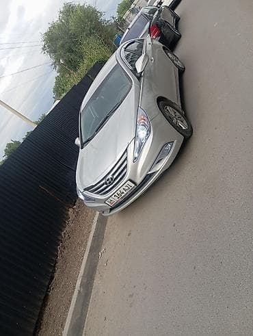 corolla 2016: Hyundai Sonata: 2014 г., Седан — 2