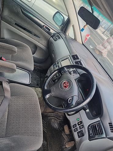 Toyota Ipsum: 2002 г., 2.4 л, Бензин, Минивэн — 8