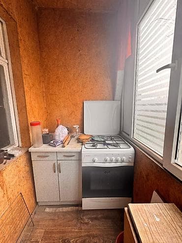 продаю гараж аламедин 1: 2 комнаты, 50 м², 105 серия, 7 этаж, Старый ремонт — 3