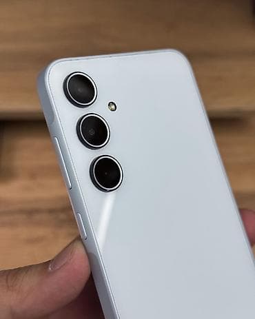 z fold 2: Samsung Galaxy A35 5G, Б/у, 128 ГБ, цвет - Белый, 2 SIM — 2