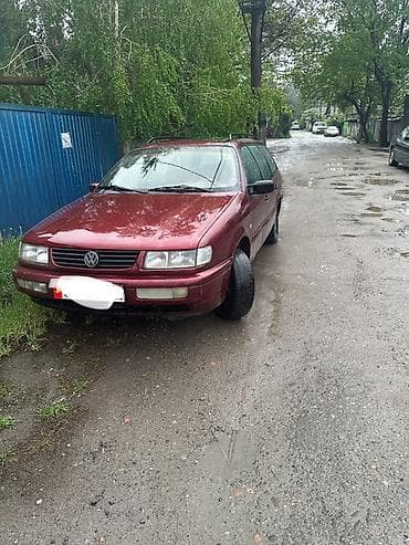 Volkswagen Passat Variant: 1994 г., 2 л, Механика, Бензин, Универсал