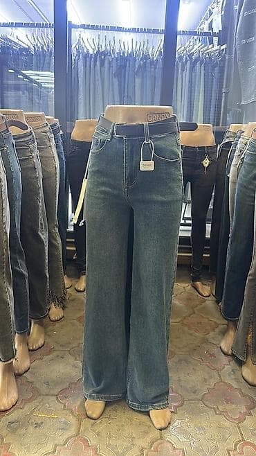 Широкие женские джинсы из плотного денима. - Посадка: средняя. - at lalafo.kg Широкие женские джинсы из плотного денима. - Посадка: средняя. -