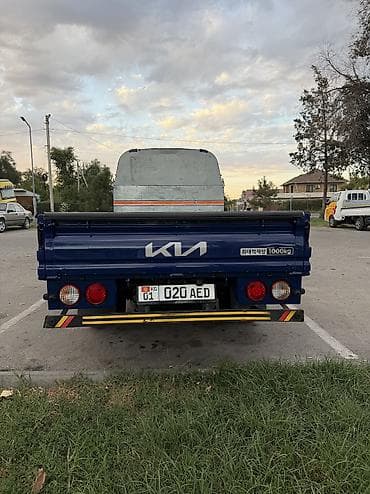b class: Kia BONGO: 2024 г., 2.5 л, Механика, Газ, Фургон — 5