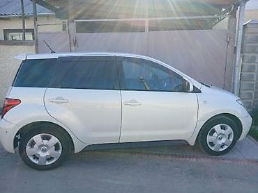 mersedes e320: Toyota Ist: 2003 г., 1.3 л, Автомат, Бензин, Хэтчбэк — 4