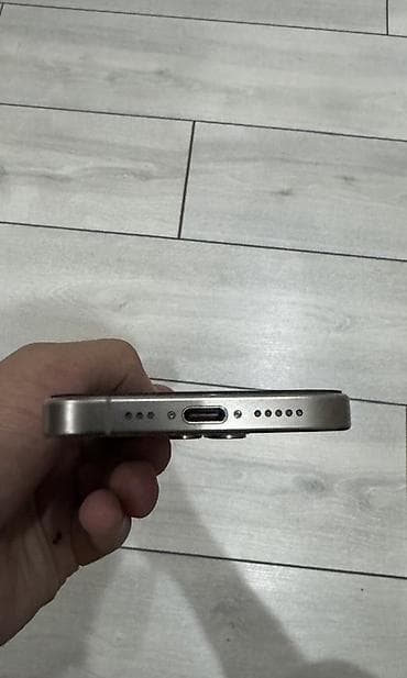 iphone 121: IPhone 15 Pro, Б/у, 256 ГБ, Natural Titanium, Кабель, 88 % — 3