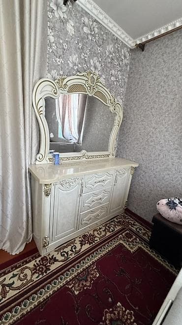 Спальный гарнитур в классическом стиле (цвет айвори с золотистым — 2