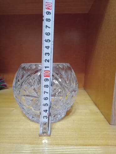 изумруд золото: Хрусталь Ваза 20 см - 1700 сом Салатники по 700 сом Пепельница - 500 — 2