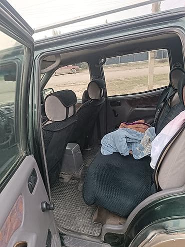 Унаа сатуу: Nissan Terrano II: 1996 г., 2.4 л, Кол менен иштөөчү, Бензин, Жол тандабас — 6