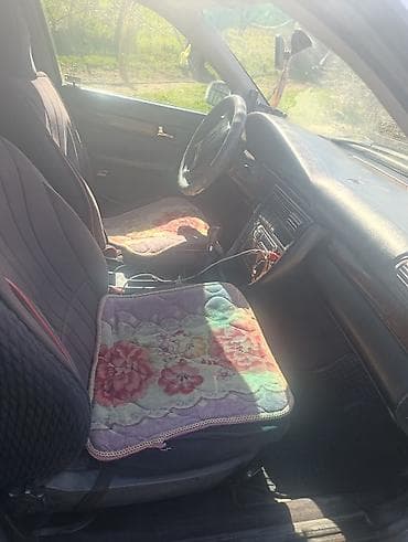 Audi 100: 1992 г., Седан