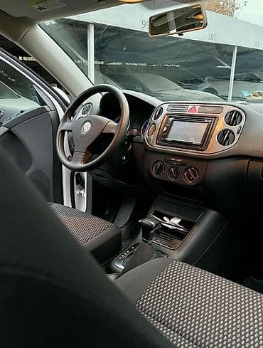 Volkswagen Tiguan: 2009 г., 2 л, Автомат, Бензин, Кроссовер — 4