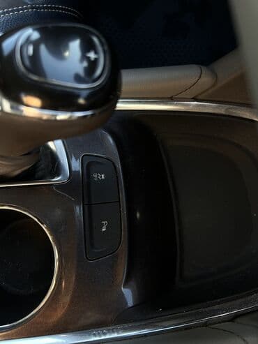 бенз: Chevrolet Malibu: 2017 г., Бензин — 5