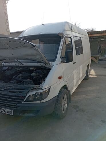 шины на камаз: Легкий грузовик, Mercedes-Benz, Б/у — 1