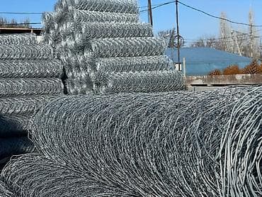 биндеры 400 листов с квадратными отверстиями: Сетки и проволочные изделия для строительных и хозяйственных работ — 5