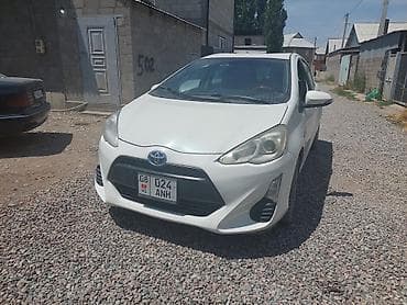Продажа авто: Toyota Prius C: 2016 г., 1.5 л, Автомат, Гибрид, Хэтчбэк — 1
