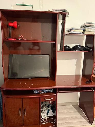 study table: Компьютерный стол, Б/у, С полками — 1