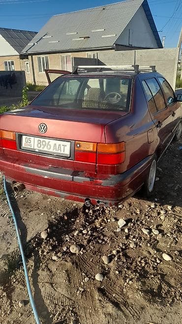 9: Volkswagen Vento: 1992 г., 1.8 л, Механика, Газ, Седан — 10