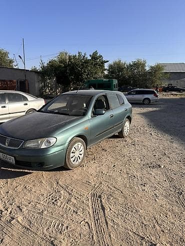 Nissan Almera: 2001 г., 1.6 л, Механика, Бензин, Хэтчбэк