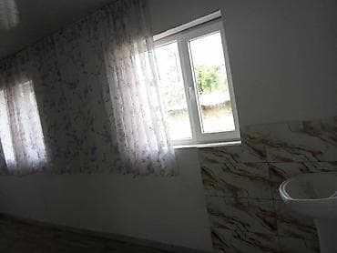 продать квартиру: Ак босогондон жер тамдан 2 болмолуу кв берилет. На долгий срок кирип — 2