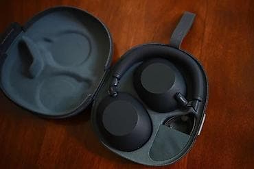 Аудиотехника: Зымсыз кулакка кийилме кулакчындар, Sony, Колдонулган — 2