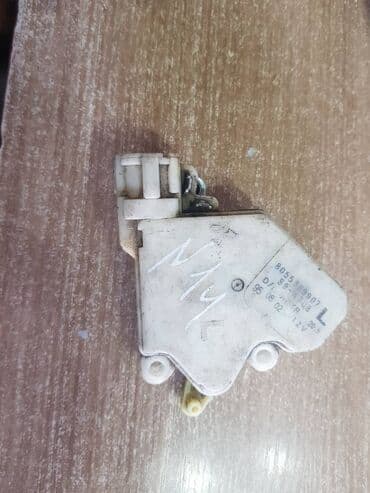 ниссан цефиро а32: Замок двери Nissan Б/у, Оригинал, Япония — 3