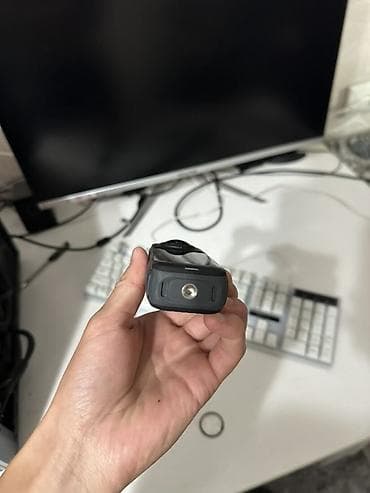 Insta360 ONE X — компактная 360° экшн‑камера - Две — 2