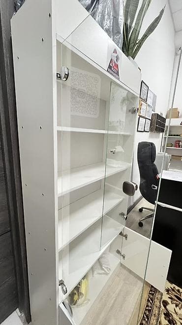 Продаю новые Витрины для торговли: Размер: Высота: 180 см; Ширина: 80 — 6