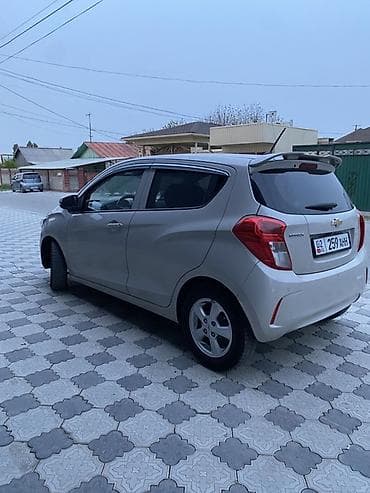 спарк spark: Chevrolet Spark: 2017 г., 1 л, Ручные, Бензин, Хэтчбэк — 5