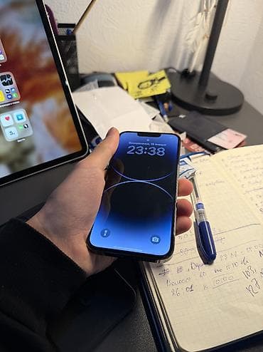 apple 13: IPhone 13 Pro, Б/у, 256 ГБ, Black Titanium, Чехол, Защитное стекло, 88 % — 2
