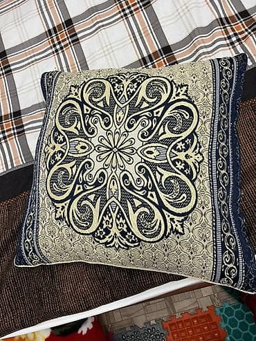 Подушки: Декоративная подушка с наволочкой в восточном стиле - Размер — 1