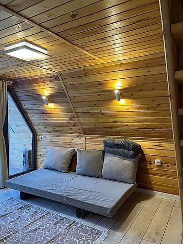 баня семений: А‑фрейм домик с панорамным остеклением - Планировка: два уровня. На — 4