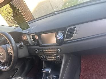 philips xenium w6500: Центральная консоль Kia 2017 г., Б/у — 4