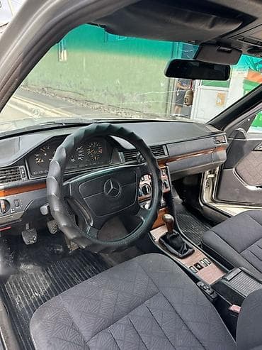 mercedes e13: Mercedes-Benz W124: 1994 г., 2.2 л, Механика, Бензин, Универсал — 6