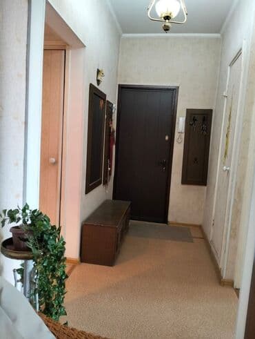 сдаю квартиру в 6 микрорайоне: 3 комнаты, 60 м², 105 серия, 5 этаж, Старый ремонт — 3