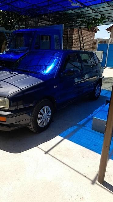 унаа бишкек авторынок: Volkswagen Golf: 1994 г., 1.6 л, Кол менен иштөөчү, Бензин, Хетчбек — 3