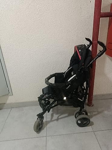 foo foo: Лёгкая прогулочная коляска-трость Fifi (чёрная с красной окантовкой) — 3