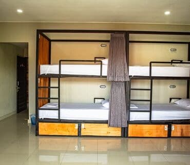 двухъярусные кровати из металла: Металлические двухъярусные кровати «капсульного» типа для — 5