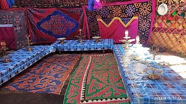 значки аниме: Боз үй сатылат. 100-уук. Жыгач. Кийиздери жаңы,жасалгалары бар. Абалы — 7