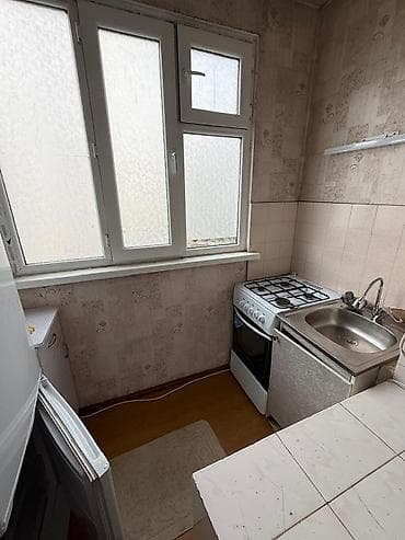 Недвижимость: 4 комнаты, 80 м², 105 серия, Джал мкр (в т.ч. Верхний, Нижний, Средний) 105 серия, 4 этаж, Требуется ремонт — 2