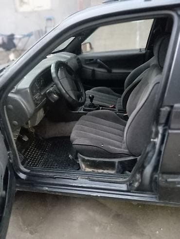 forester 2004: Volkswagen Passat: 1990 г., 2 л, Механика, Бензин, Универсал — 10