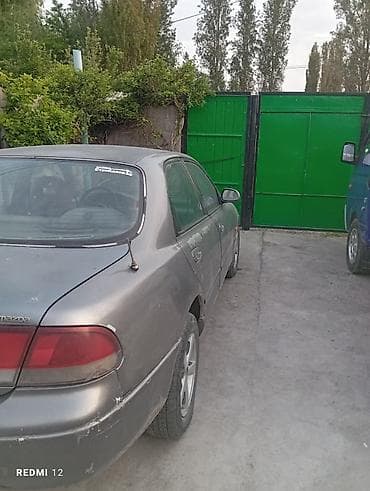 Mazda 626: 1990 г., 2 л, Кол менен иштөөчү, Бензин, Седан — 4
