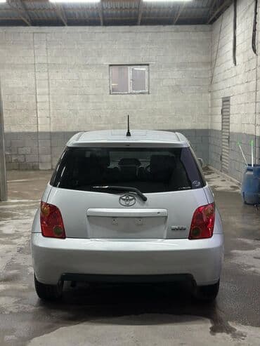 крышка мотора тойота: Toyota ist: 2004 г., 1.5 л, Автоматтык, Бензин, Хетчбек — 3