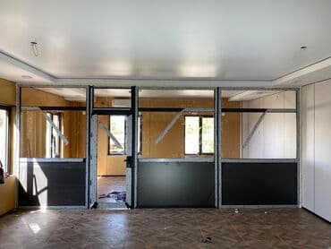 Алюминиевые перегородки, алюминиевые двери алюминиевые окна at lalafo.kg Алюминиевые перегородки, алюминиевые двери алюминиевые окна