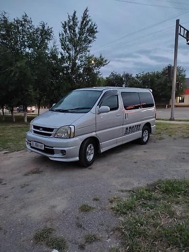 Toyota Regius: 2000 г., 2.7 л, Автомат, Бензин, Минивэн